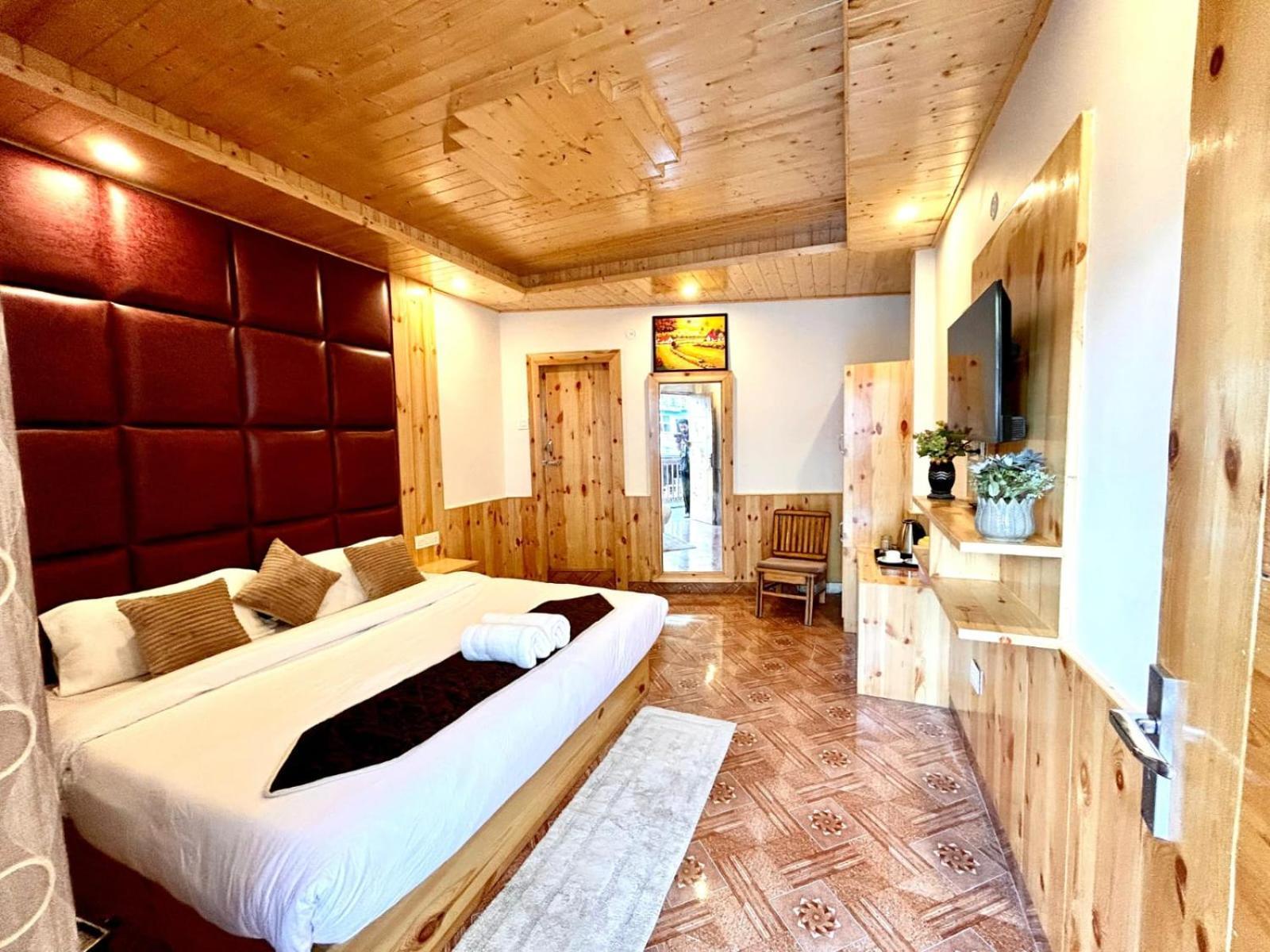 Hotel Jannat Manāli Zewnętrze zdjęcie